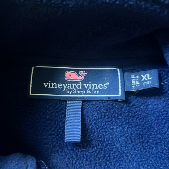 Vineyard Vines fleece vest - Picture 10 of 10